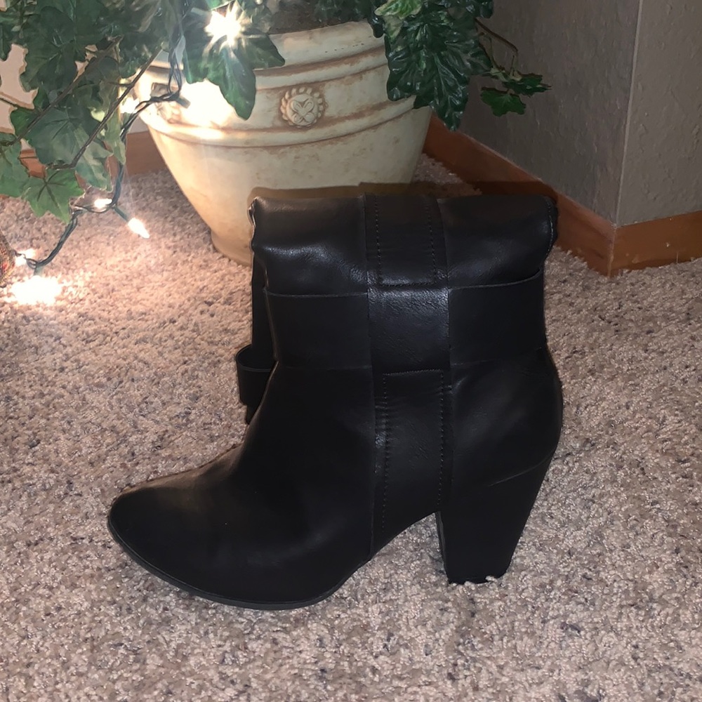 Black heeled boots size 8.5